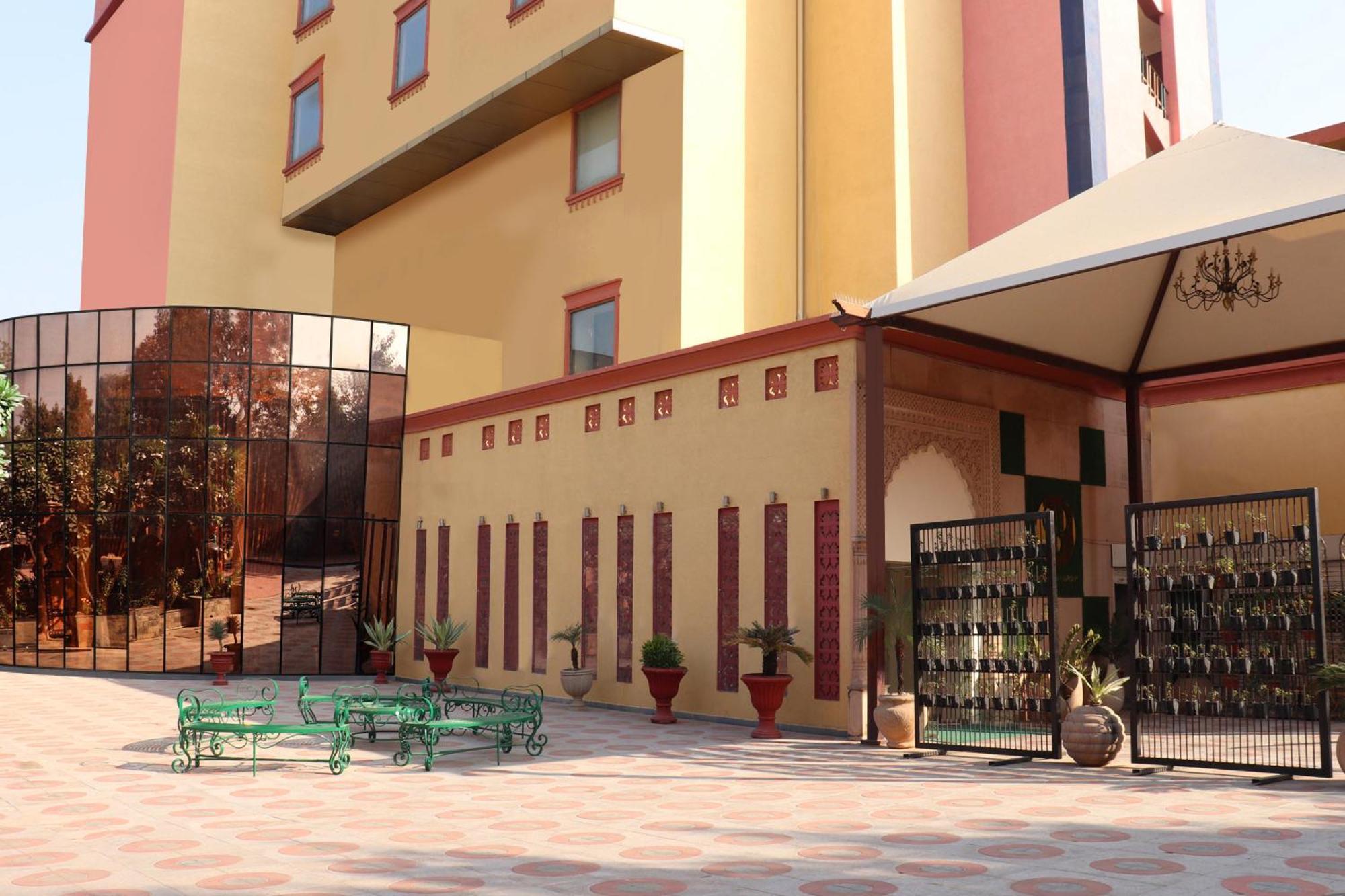 ג'איפור Pink Pearl Hotel מראה חיצוני תמונה